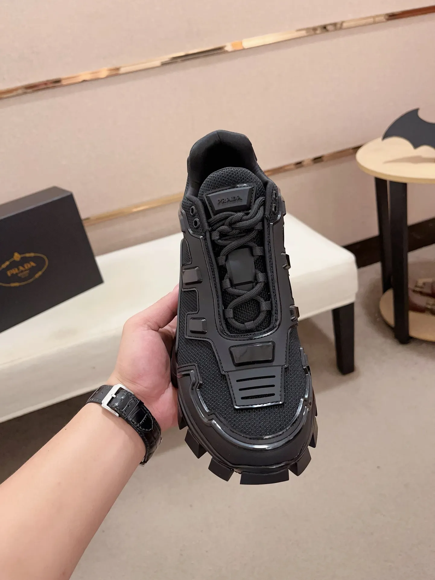Men's Men's Shoes 💰 620💰 ✔️✔️✔️High-quality new PRADA counters are launched at the same time. The new men's shoes and 😘fabrics are selected from first-layer cowhide. Lining: imported elastic mesh➕cowhide lining. 👍🏿High-end☄️Open-molded non-slip rubber outsole, exquisite lines, simple and elegant, comfortable and high-end for leisure travel. Number of yards: 38 to 44. Can be customized for 45 non-refundable!